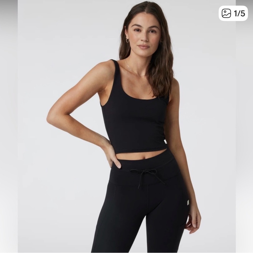 Vuori Black Daily Crop
